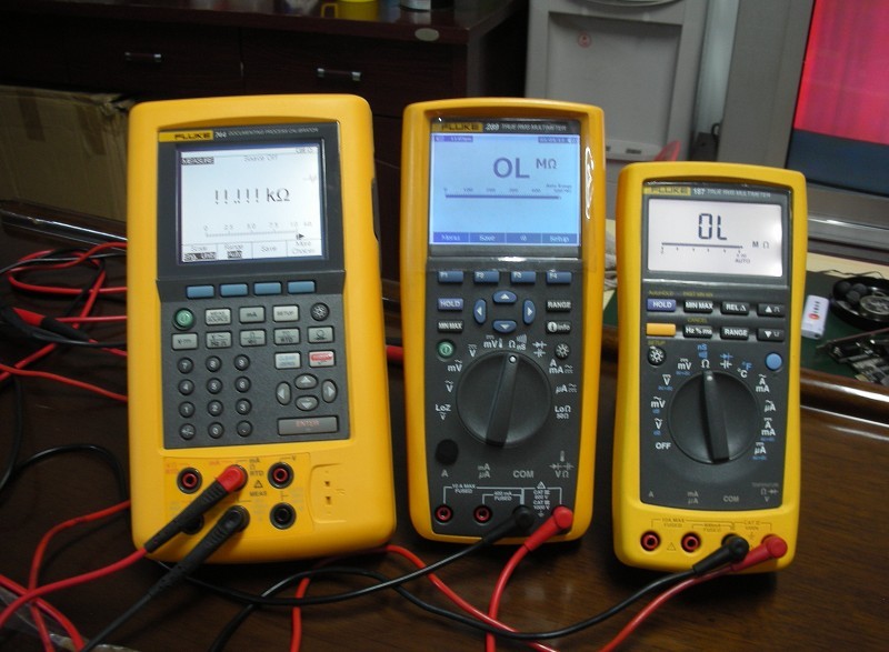 fluke 744-2.jpg