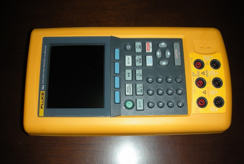 fluke 744-9.jpg