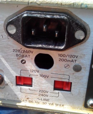 220V