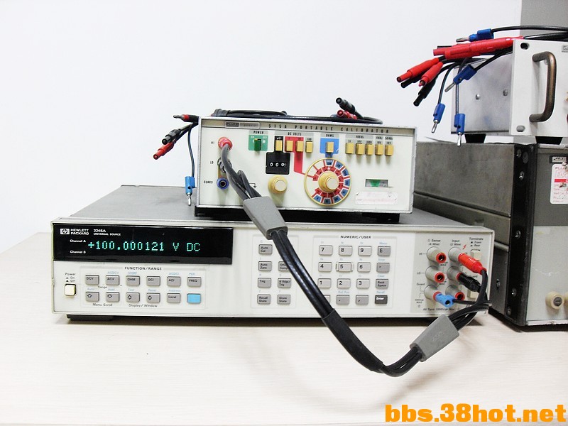 100V