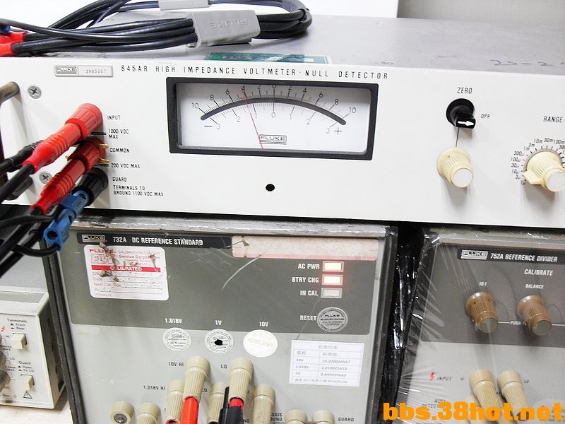 10V
