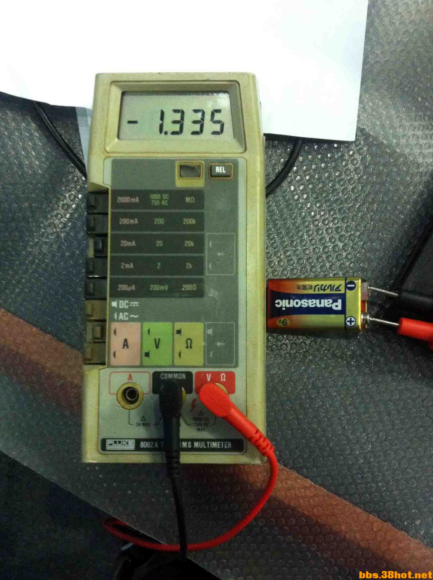9V