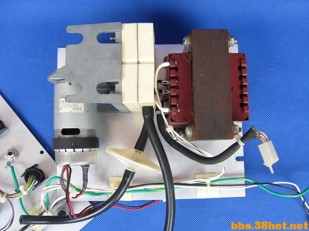 Ƭ 31358.jpg