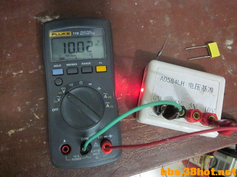 10V