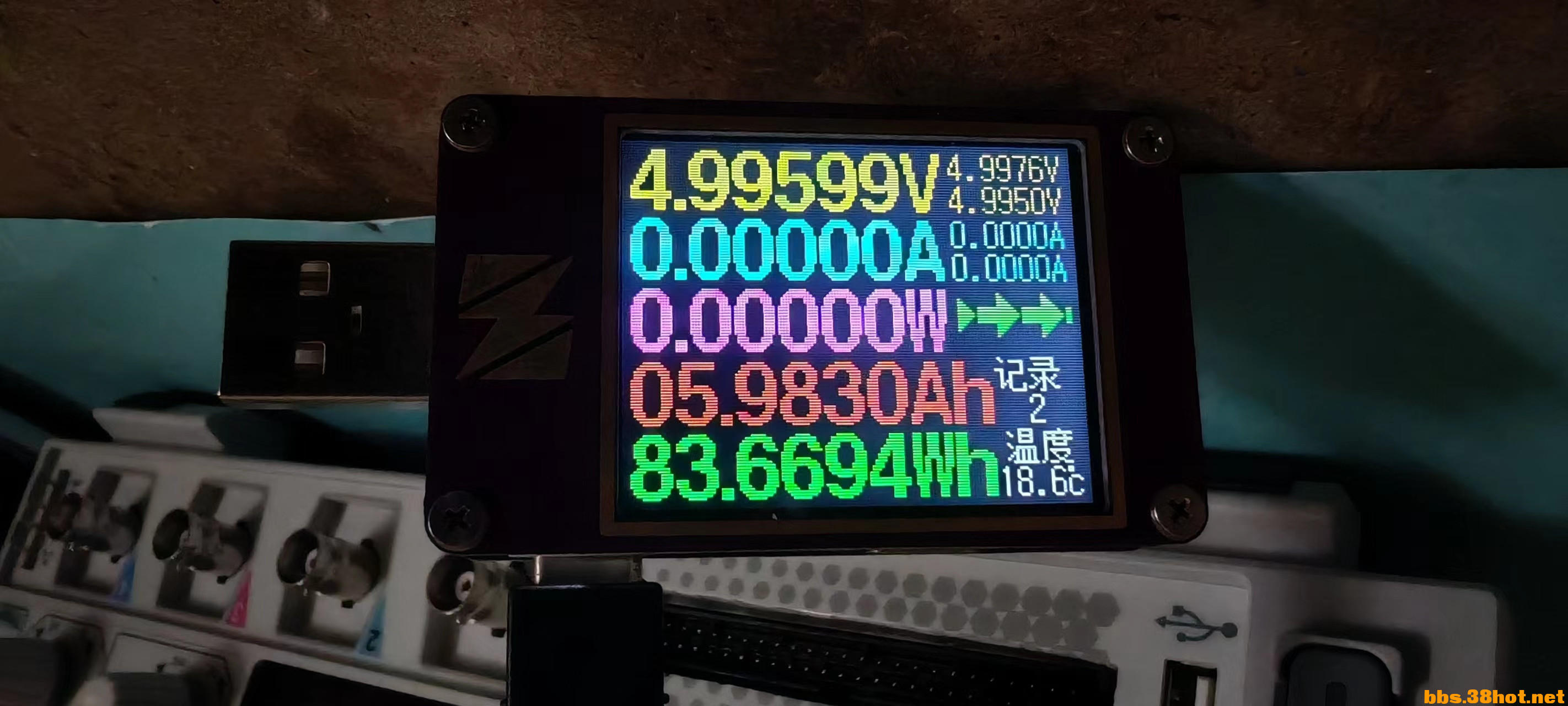 BAT84WH.jpg