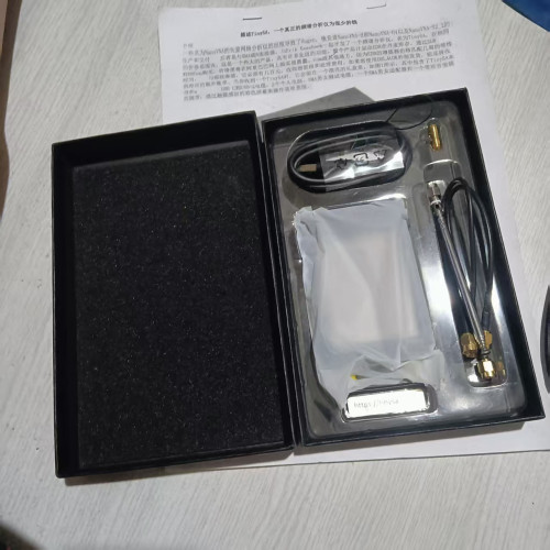 �¿� tinySA�ֳ�Ƶ�׷����ǣ�0.1MHz-350MHz������Ƶ�׷�����240MHz-960MHz�����Ҳ��źŷ����������õ�أ���������֧��PC���ӣ�Ƶ�ʾ���1ppm���ʺϵ���ά�ޡ��źż�⡢EM