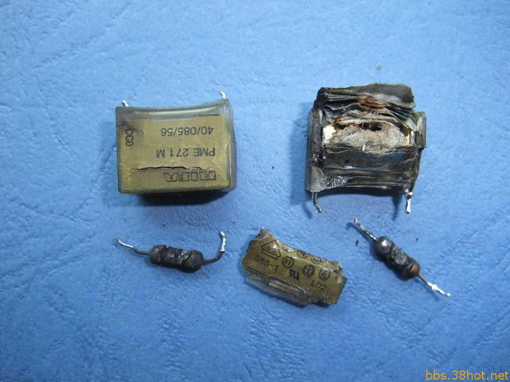 Ƭ 013a.jpg